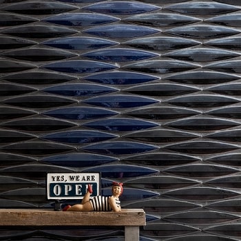 店舗 内装壁タイル キール