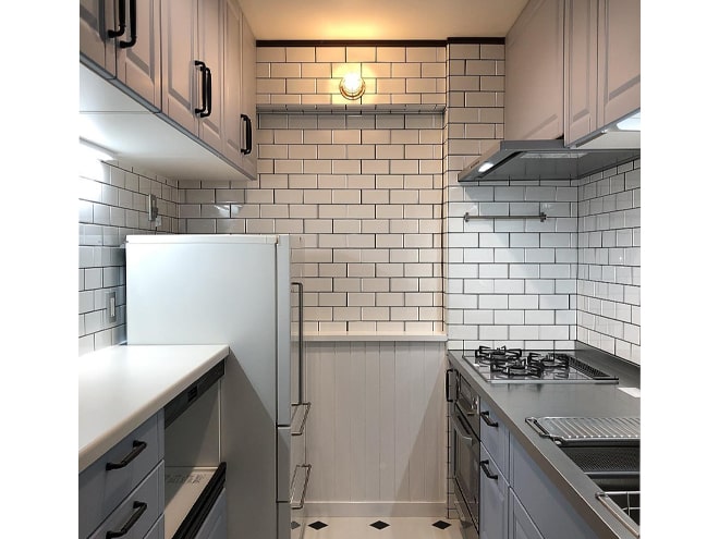 「築40年のマンションのキッチンをタイルでリボーン」の画像1枚目