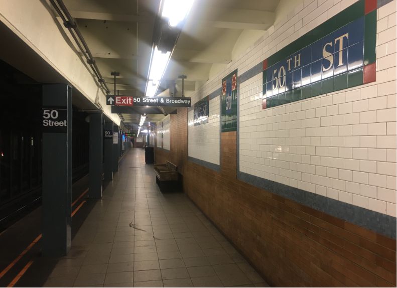 ニューヨークの地下鉄構内のイメージ