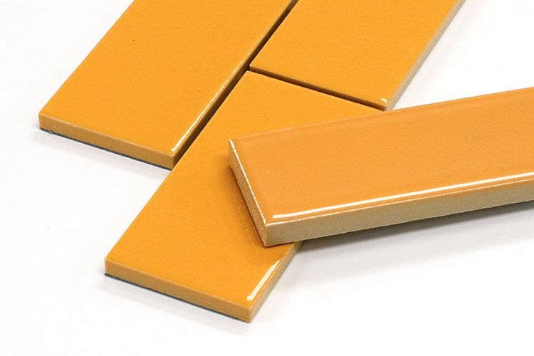 既存のオレンジ色のタイル