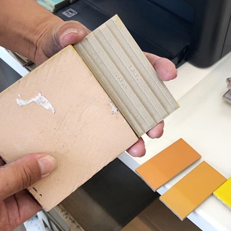 見本との素地の違い